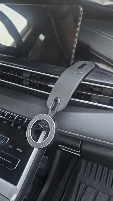 Vând suport magnetic pentru telefon auto Baseus PrimeTrip Series C02 Go