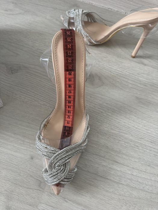 Дамски сандали на висок ток 39