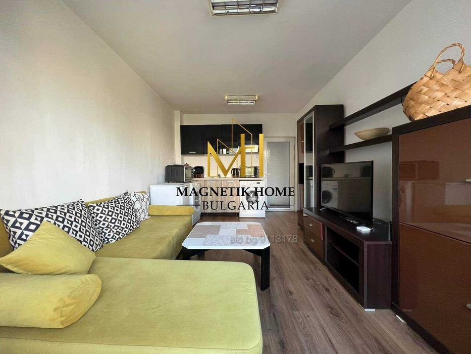 Двустаен апартамент до ПМГ в широк център