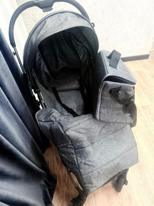 Продам прогулочную коляску в идеальном состоянии