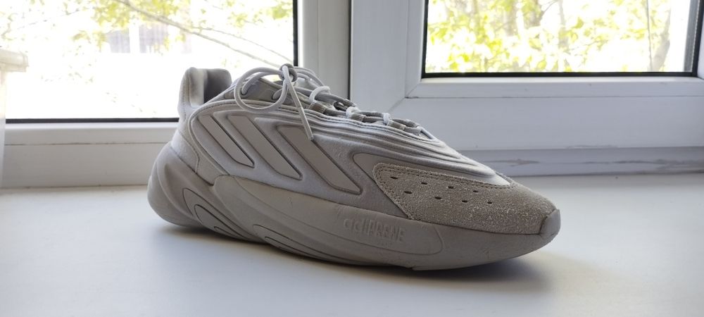 Adidas ozelia Sneakers