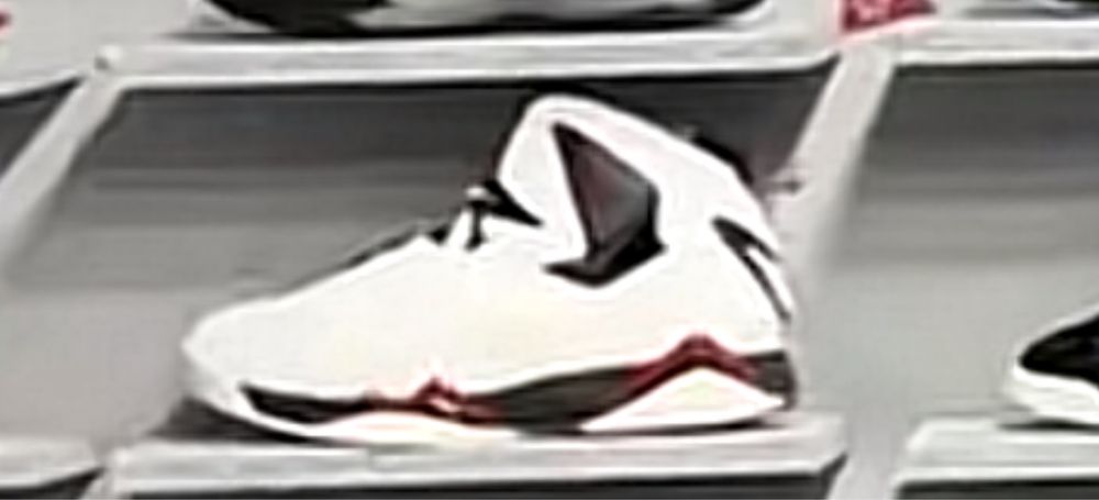 Adidasi nike de firma