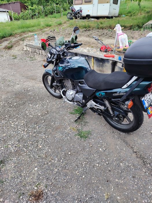 Vând Ford kuga și motocicleta Honda