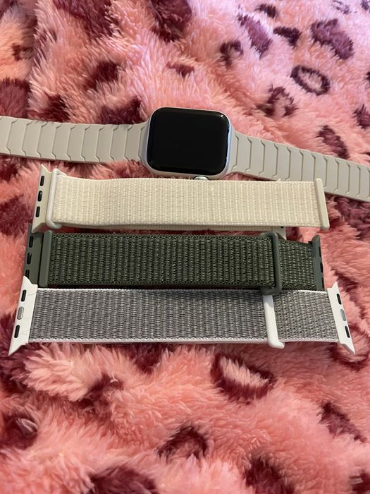 Apple Watch SE Series 2generation(GPS( ползван няколко пъти за мерене на пулс така че бих казал НОВ
