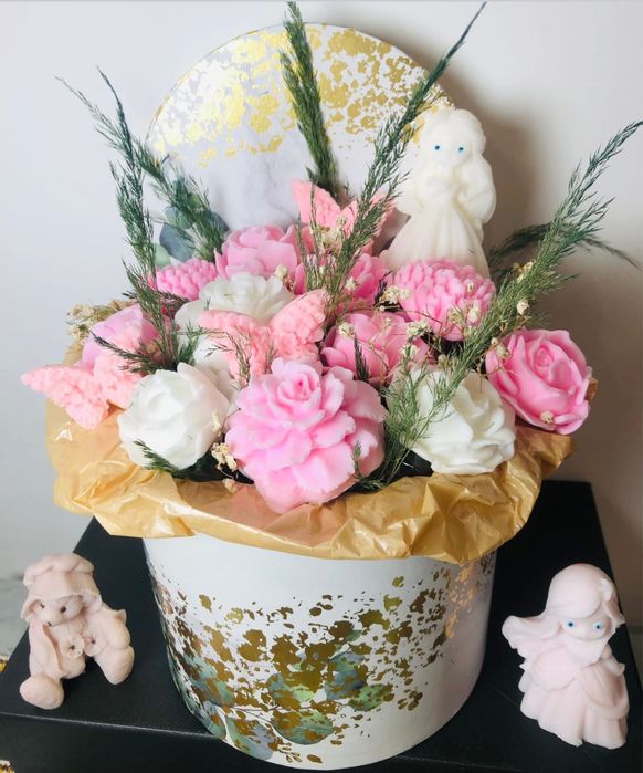 Cadouri.. aranjamente florale din sapun