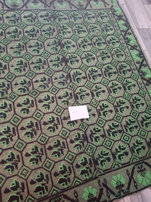 Vând carpetă, cuvertura, foile de lână