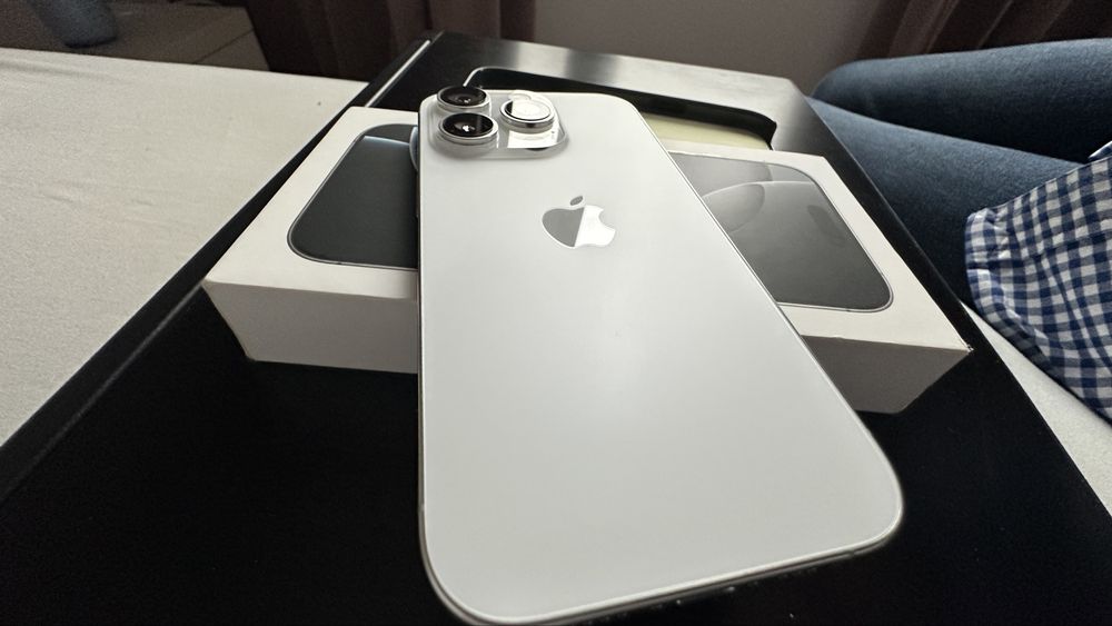 iPhone 16 Pro 256 GB - IMPECABIL- White Titanium (eSIM) + Husă Beats MagSafe