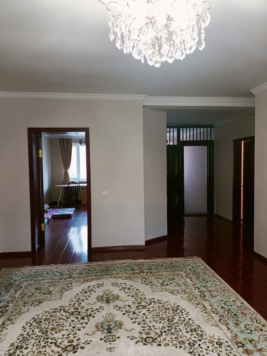 Продам коттедж в центре ( 12 микр)