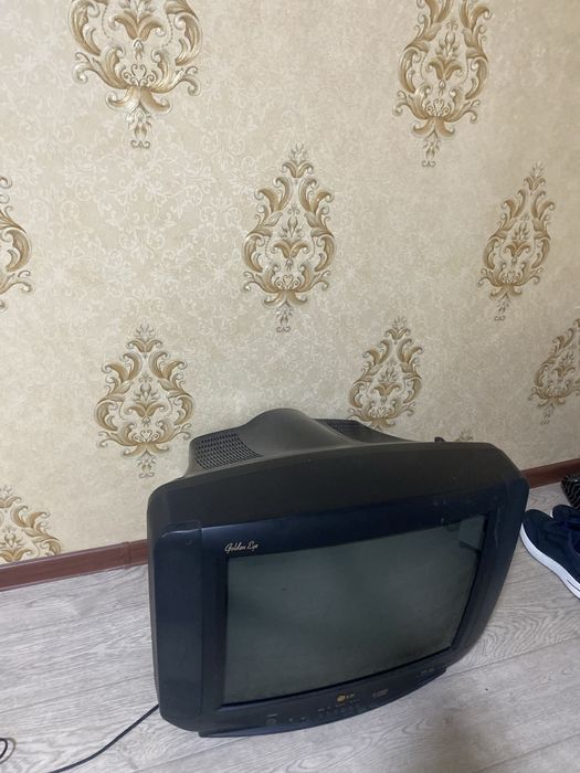 Телевизор продам
