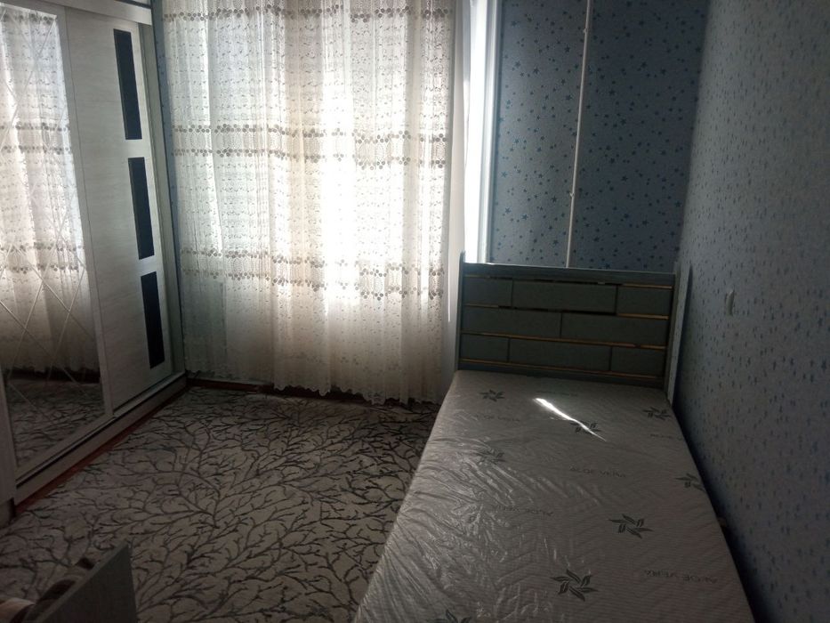 Сдаётся квартира ,в яшнабаде,(крестик) 4х комнатная