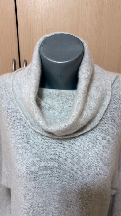 Пуловер  Zara. 100%кашмир Размер L