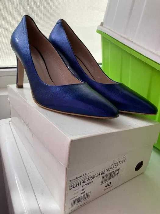 Pantofi din piele albastru metalizat marimea 40
