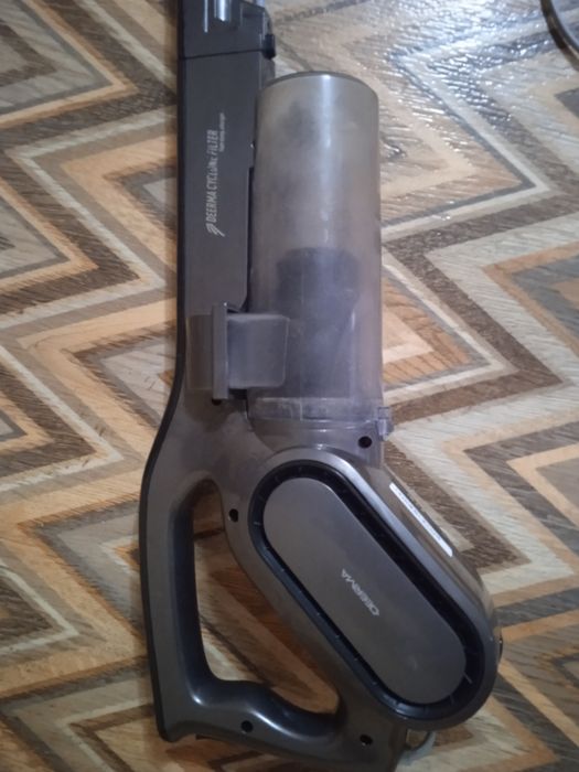 Пылесос вертикальный