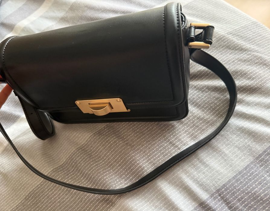 Черна дамска чанта Valentino