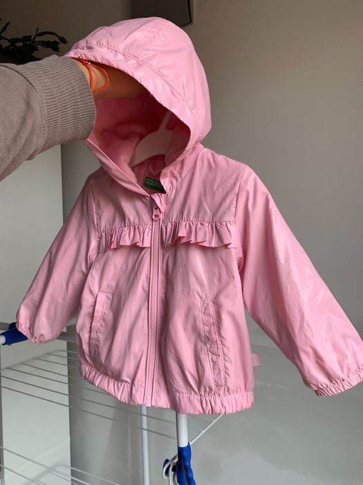 Пролетно-есенна ветровка бенетон