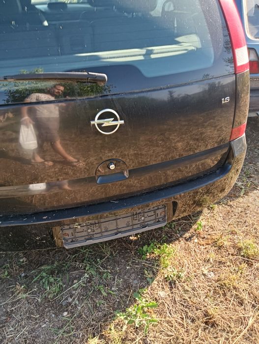 Опел Мерива на части