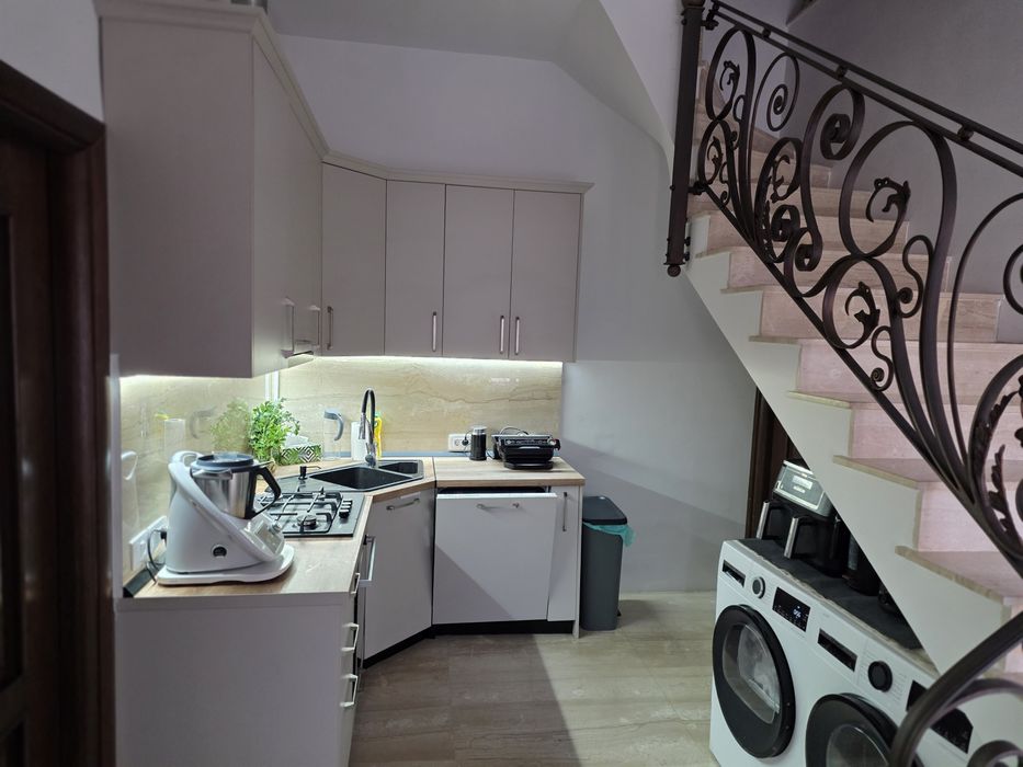 Zona istorica a Sibiului, vand imobil D+P+M, complet renov