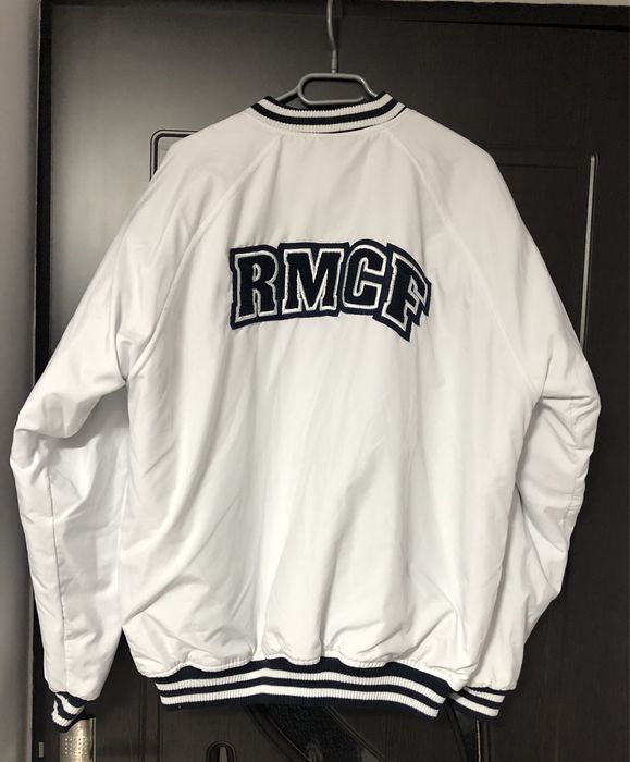 Geaca tip college real madrid originala marime xl geaca alba real xl