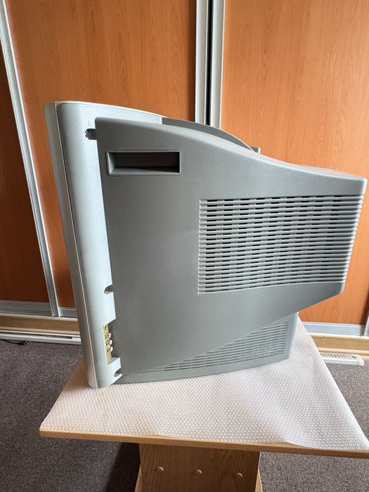 Телевизор LG, диагональ 51 см.