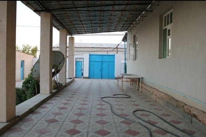 2-qavatli uy sotiladi