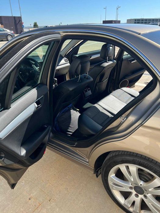 vand mercedes c 220 w204 diesel automat 177 cp  224371 km