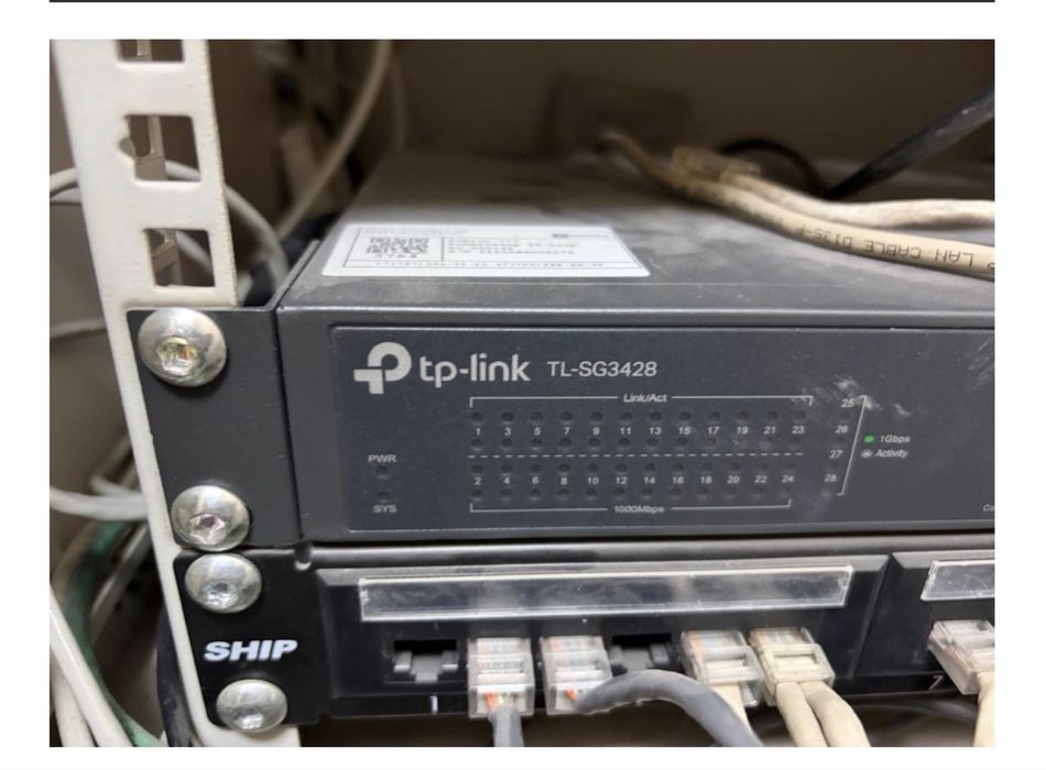 Коммутатор TP Link и патч-панель