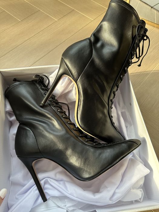 Ботильоны SCHUTZ 39р