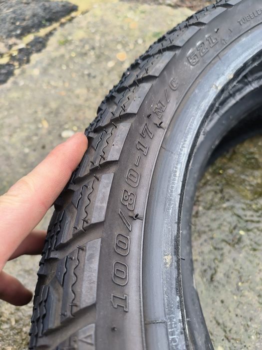 IRC SN23 URBAN SNOW
 100/80/17. Dot 1022.
Перфектно състояние на 95%.