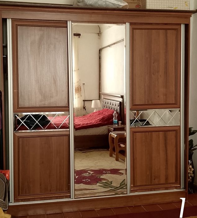 Mebel sotiladi  srochn