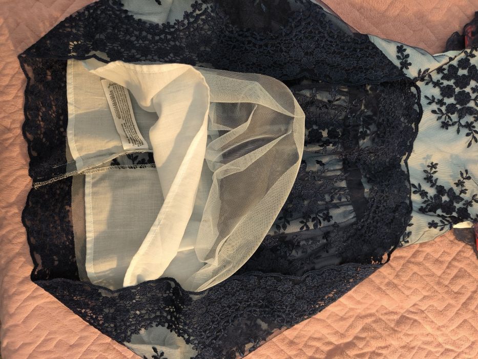 Продам платье на 4-5 лет