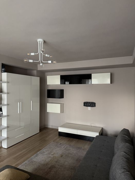 Inchirez apartament 2 camere zona centrala