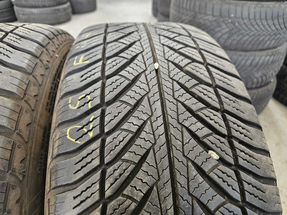 2 Anvelope IARNA 225.55.17 'Goodyear' ; stare foarte buna