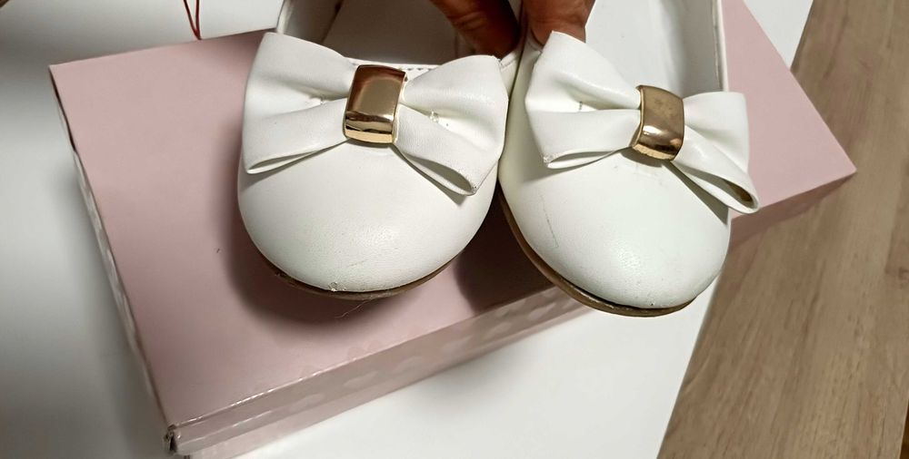 Детски официални кожени обувки с панделки, размер 31