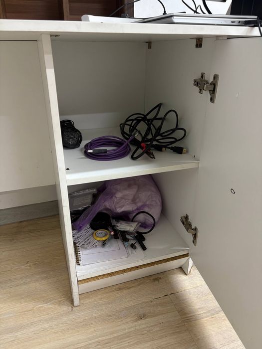 Стол офисный белый