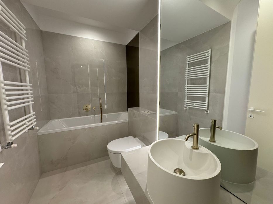 Studio Cortina North Pipera-Prima inchiriere