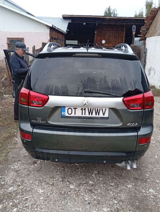Vând Peugeot 4007