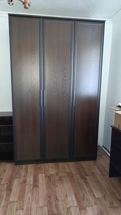 Шкафы для одежды