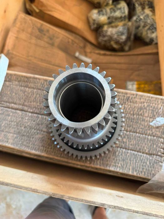 Pinion intermediar cutie viteze / PTO JCB Fastrac 459/50380 original nou