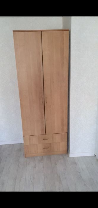 Продам б/у шкаф.