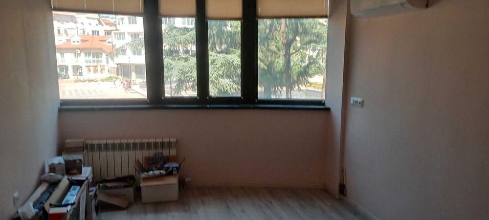 Дава се под наем Четиристаен апартамент в Русе, Център - 135 кв.м за 700 € - Снимка #13