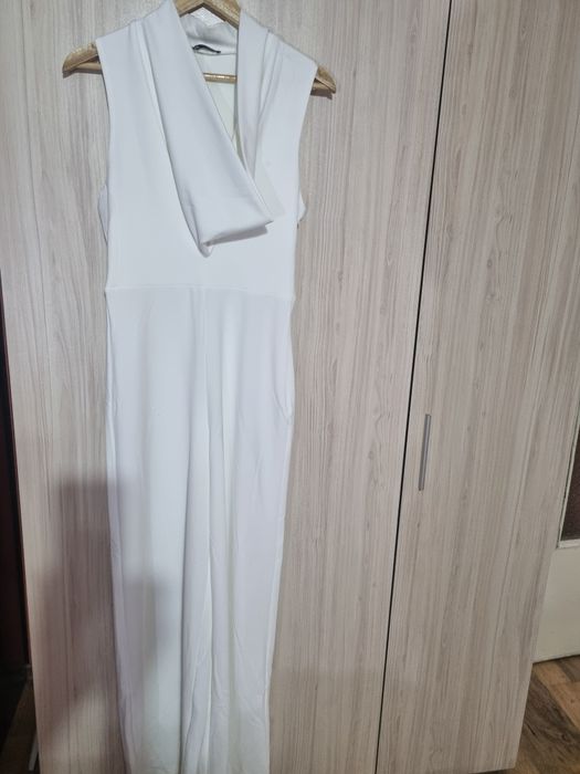 Уникален гащеризон на Зара