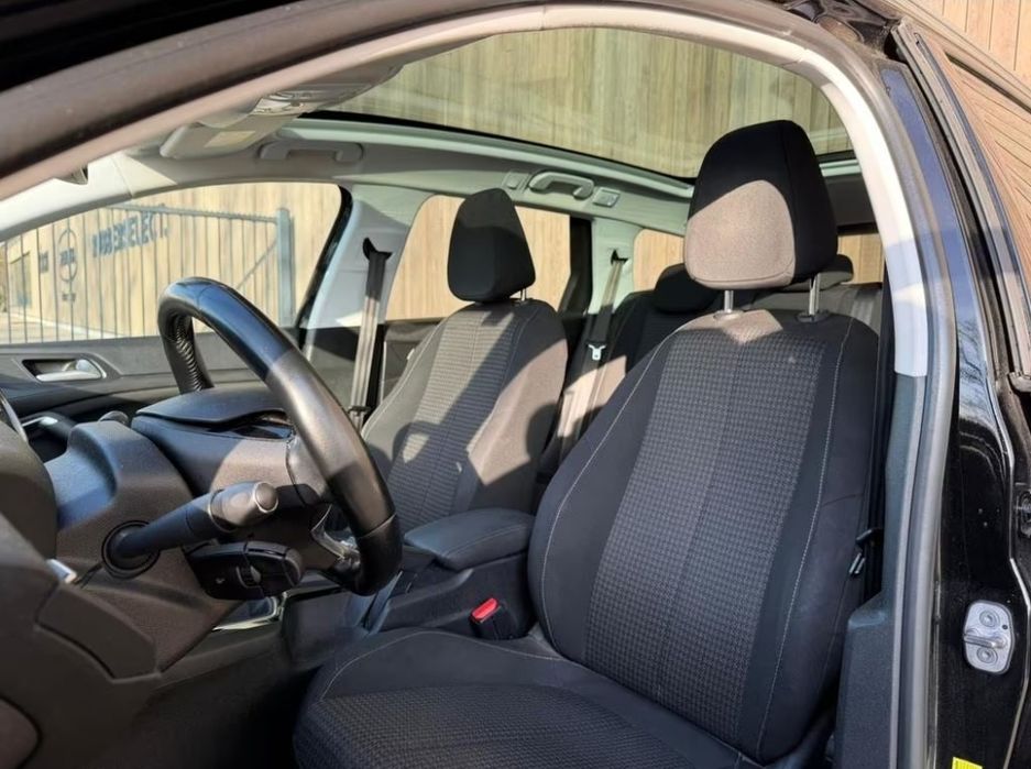 Peugeot 308 , înmatriculat