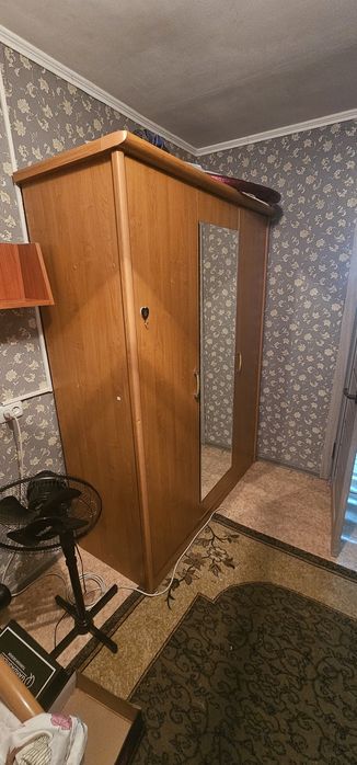 Продам шкаф недорого