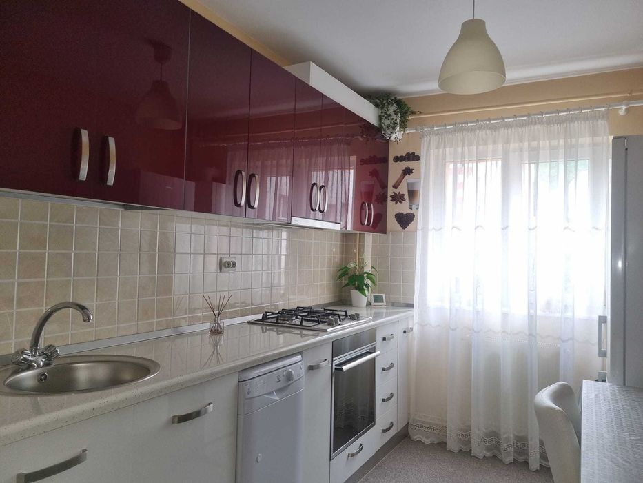 Apartament de vanzare, 3 camere, decomandat, Racadau - Parcul Ursu