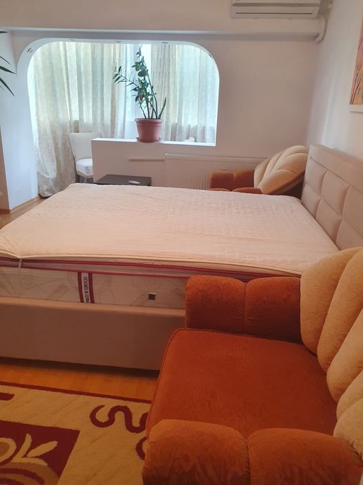 Închiriez garsoniera