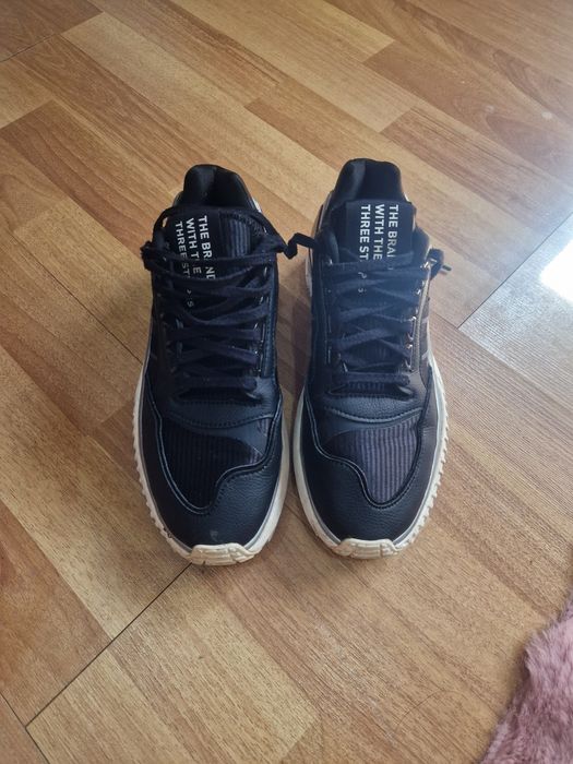 Adidasi Adidas originali masura 38