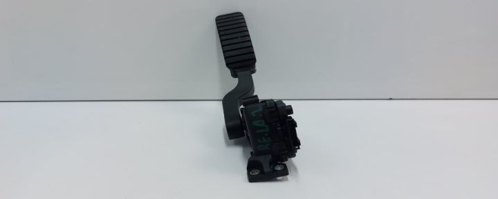 Pedala acceleratie 8200003392 Renault Laguna a 2-a generatie