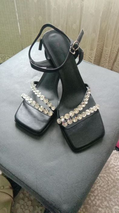 Женские туфли   .