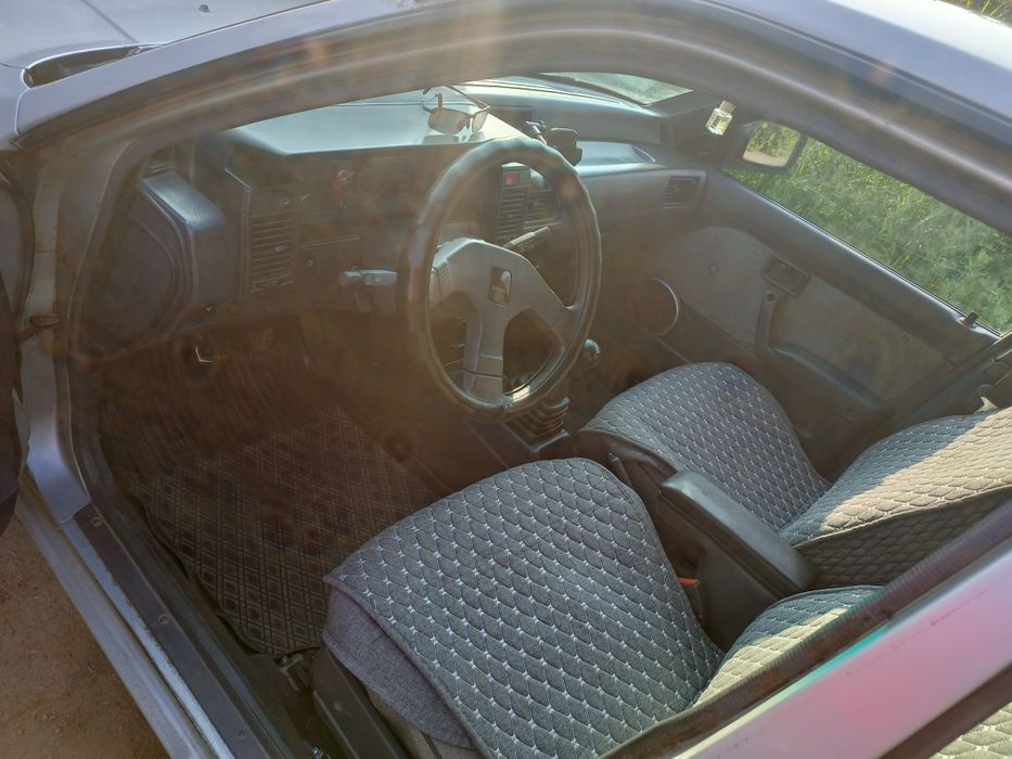 Продам Ниссан сани 1989.