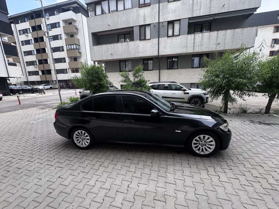 BMW E90 an 2009 propietar din 2017 masaina foarte intretinuta